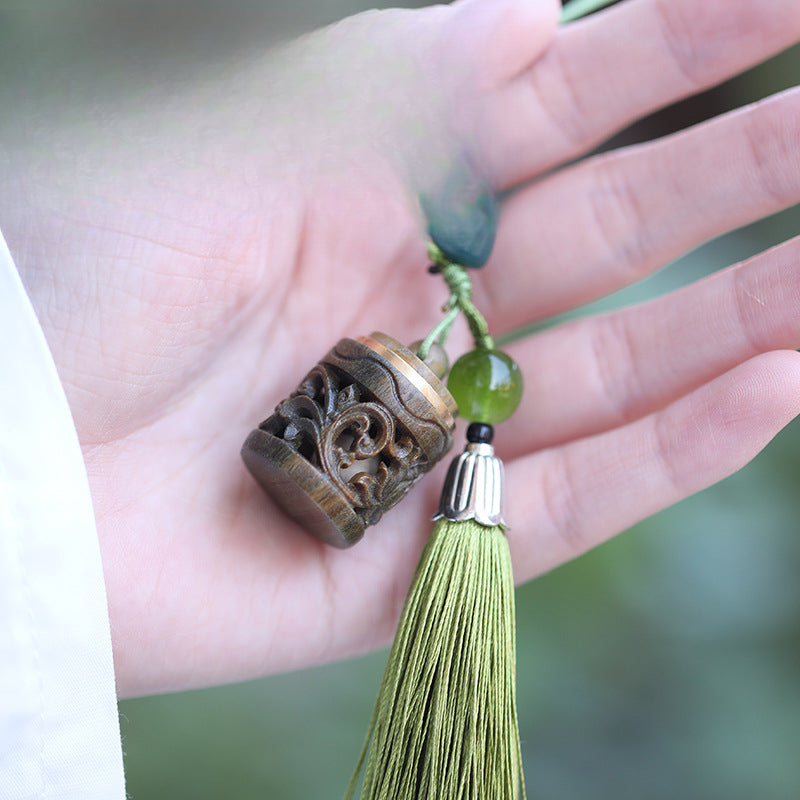 Wooden sachet pendant aromatherapy
