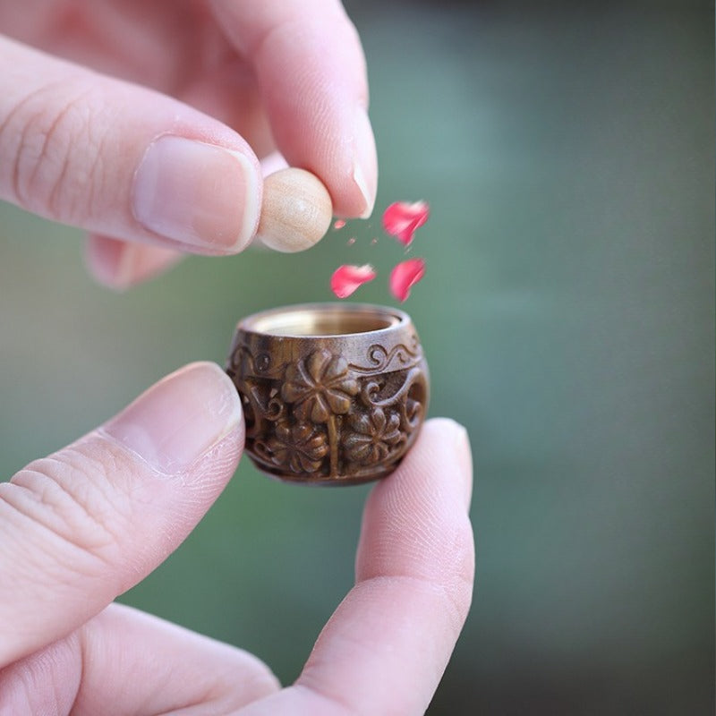 Wooden sachet pendant aromatherapy