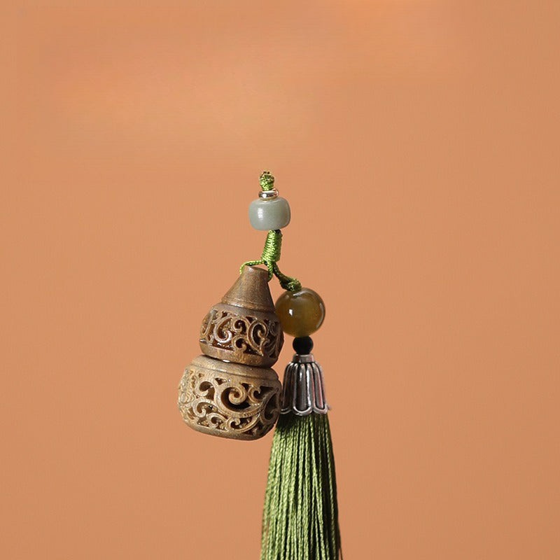 Wooden sachet pendant aromatherapy