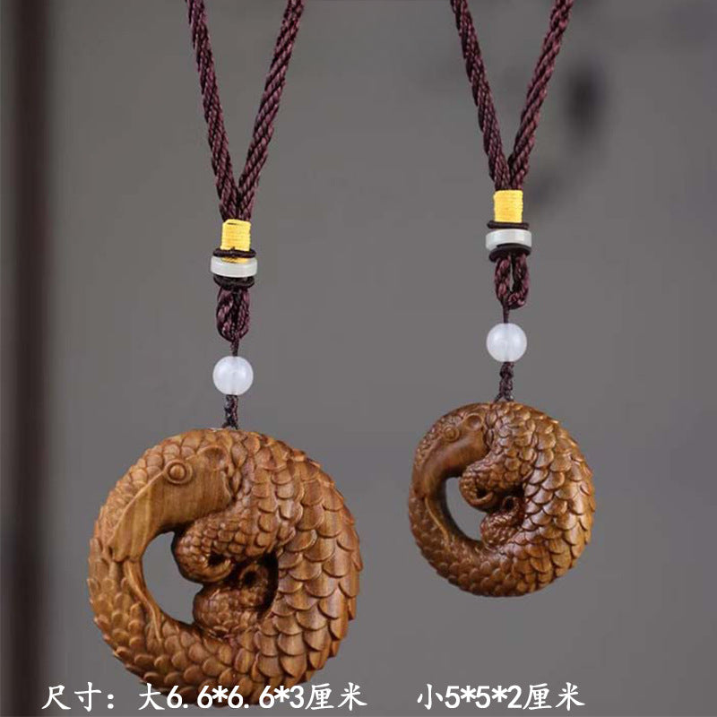 Green sandalwood handle key pendant mascot