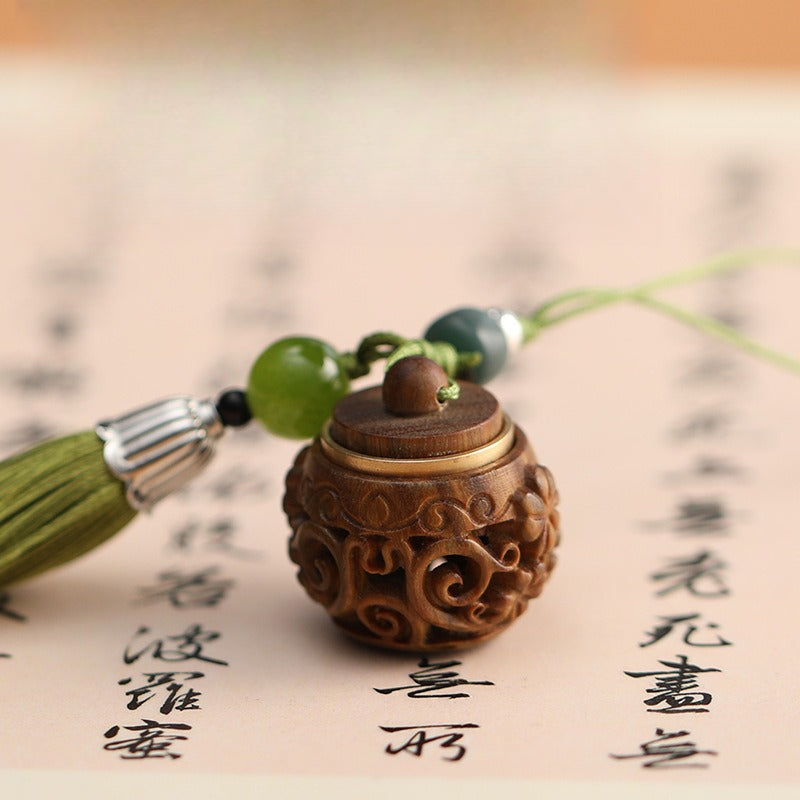 Wooden sachet pendant aromatherapy