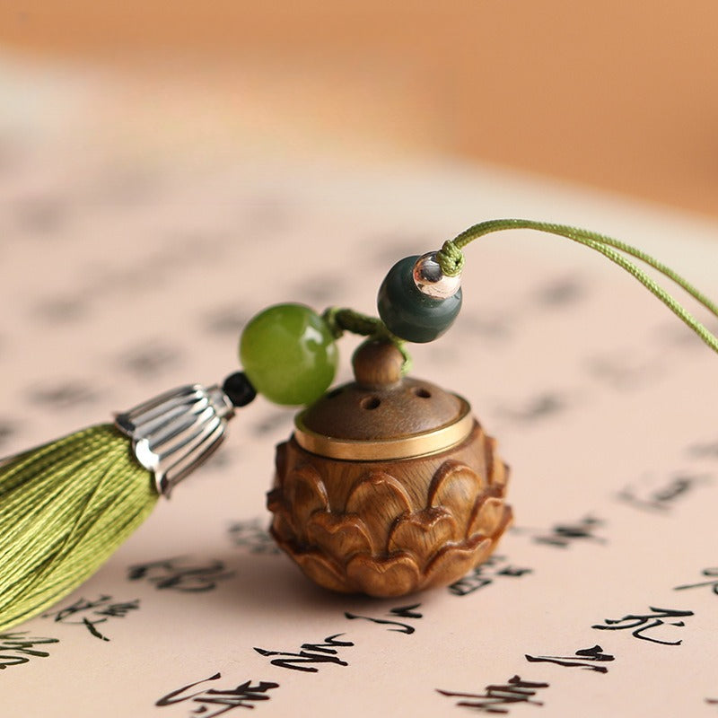 Wooden sachet pendant aromatherapy