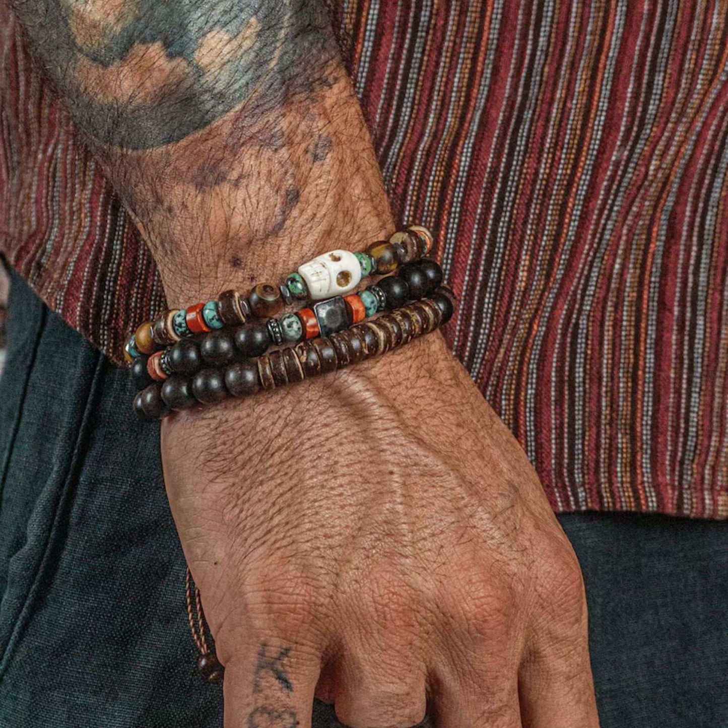 Free Today: Handmade Beaded Skull Bracelet Men's Turquoise Wood Bead Coconut Shell Bracelet Has a Healing Effect