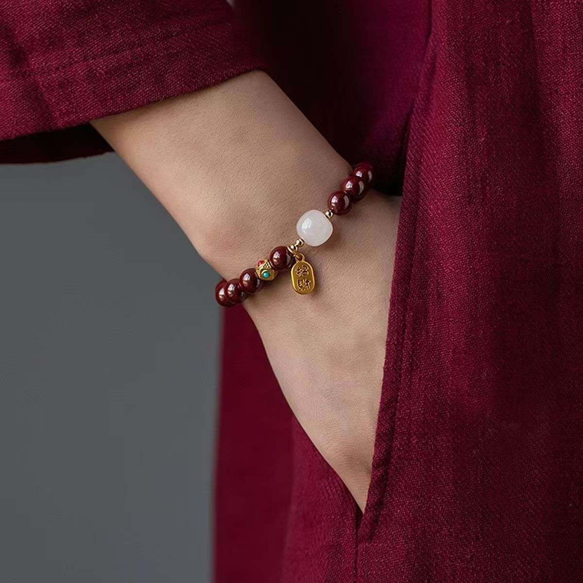 Natural raw ore cinnabar high content prayer men and women the same transshipment lucky bracelet jewelry bracelet natal year gift