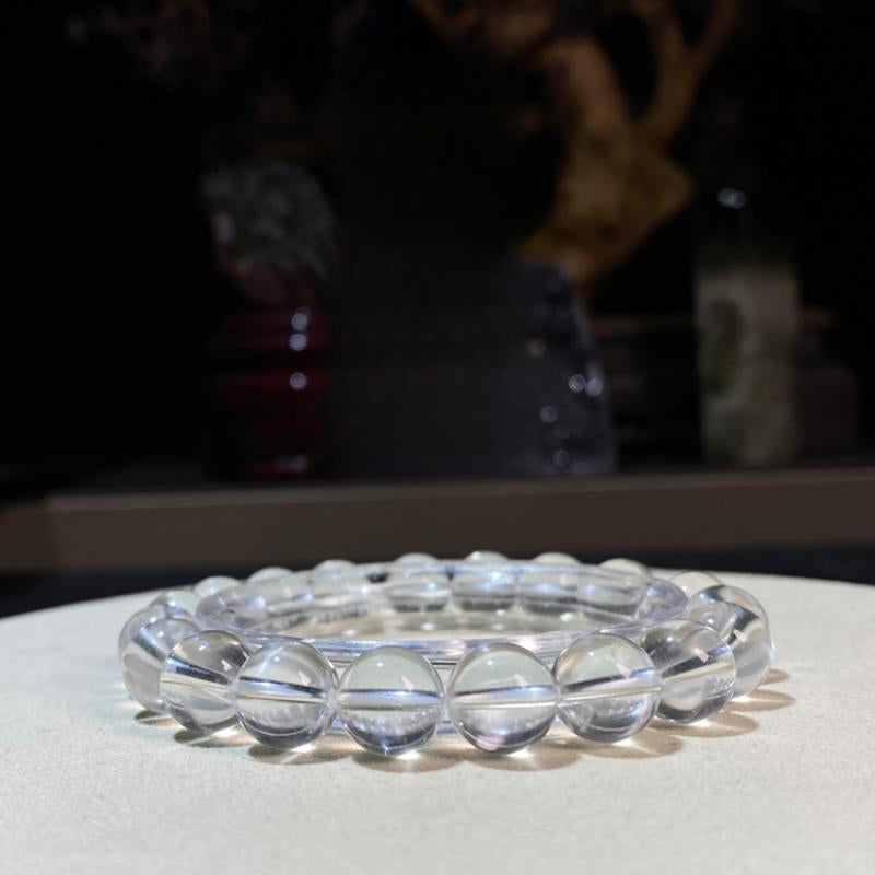 Natural white crystal bracelet purifies negative energy