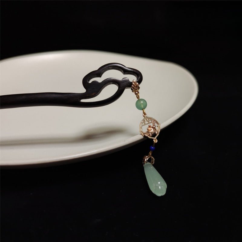 Safety lock fringed hairpin