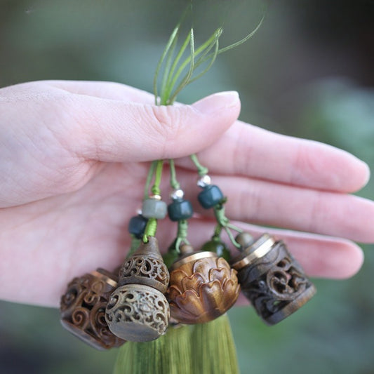 Wooden sachet pendant aromatherapy