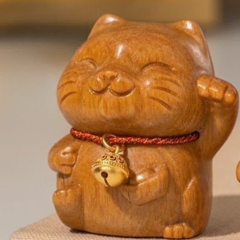 Green sandalwood hand handle piece Lucky cat ornament