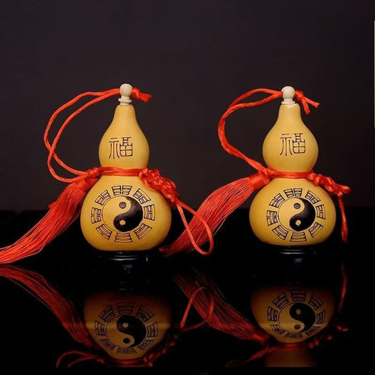 Hand-carved gossip gourd