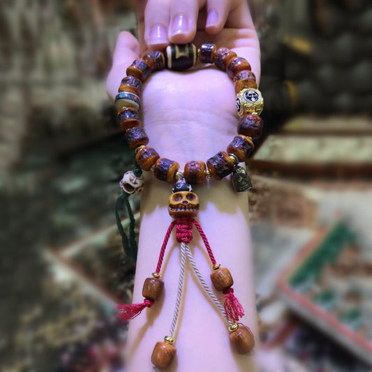 Tibetan-style Agate and Dzi Bead Bracelet