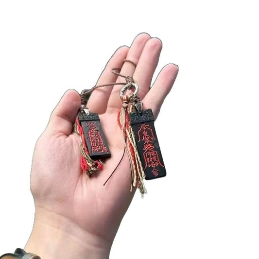 Metal pendant