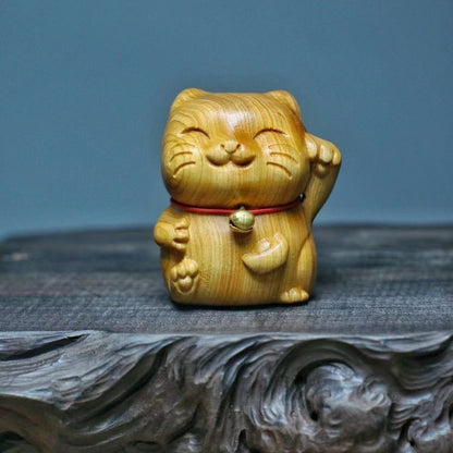Green sandalwood hand handle piece Lucky cat ornament