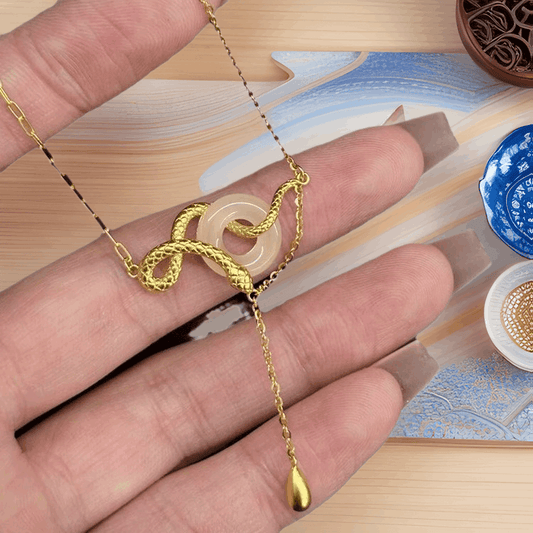 Taoist New Chinese Seiko Spirit Snake White Chalcedony Safety Buckle Necklace Female Versatile Temperament Exquisite Year of the Snake Non-fading Collarbone Chain